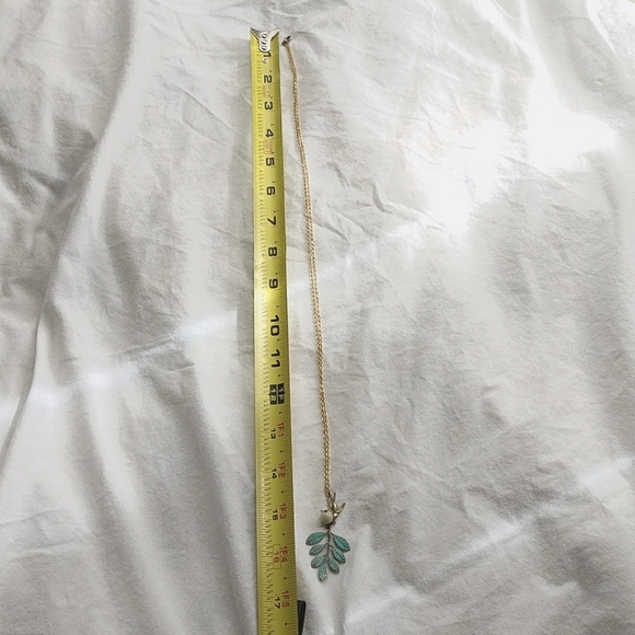 Gold chain long necklace with teal leaf & bird pendant 🌿🐦 - Picture 6 of 6